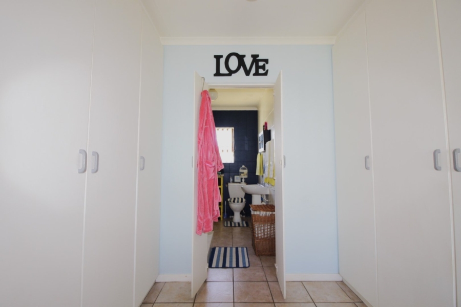 3 Bedroom Property for Sale in Wavecrest Eastern Cape